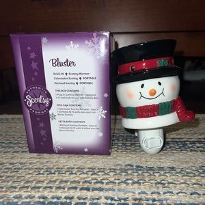 Bluster Plug-in Scentsy Warmer